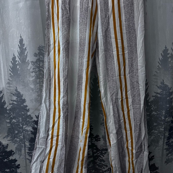 Brand New with tags Luxxel jumpsuit striped. - Picture 6 of 8